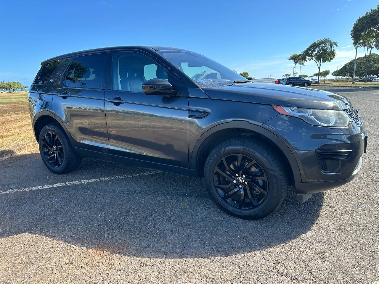View vehicle photo 7