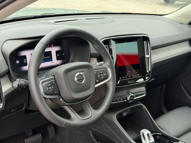2026 Volvo XC40 B5 Plus