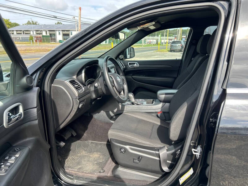 2019 Jeep Grand Cherokee Laredo