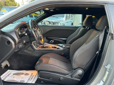 2017 Dodge Challenger SXT