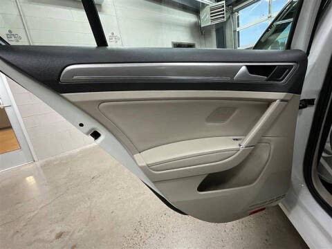 2016 Volkswagen Golf