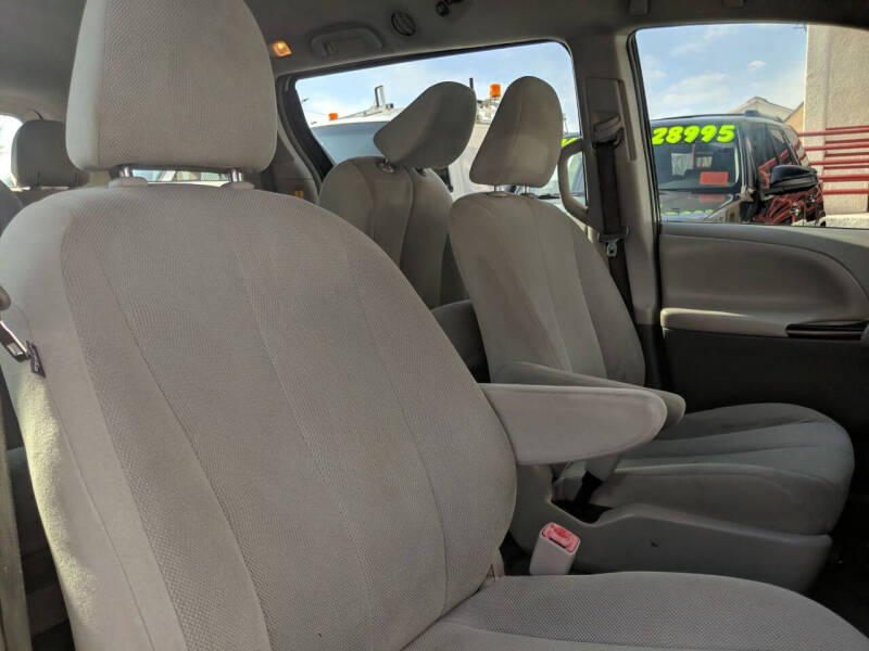2014 Toyota Sienna L 7-Passenger