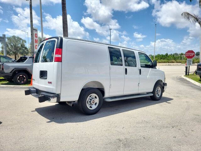 2025 GMC Savana 2500
