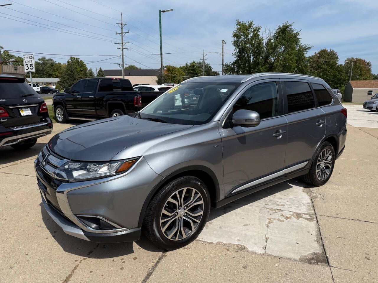2016 Mitsubishi Outlander GT AWD 4dr SUV's photo