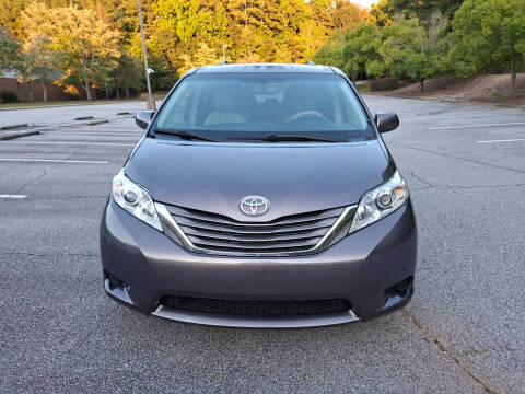 2013 Toyota Sienna XLE 8-Passenger