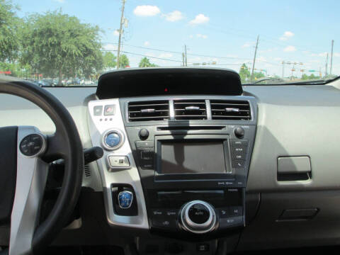 2014 Toyota Prius v Five