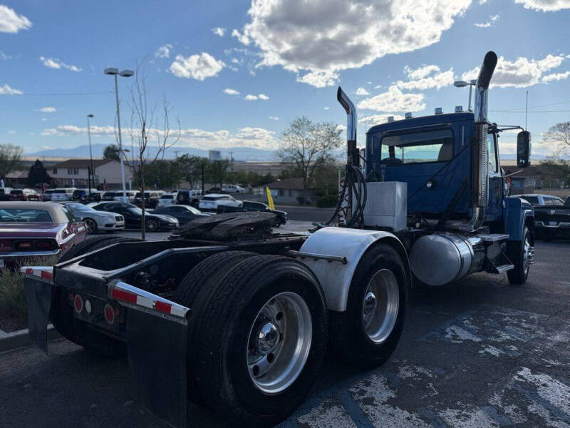 2011 Mack Pinnacle