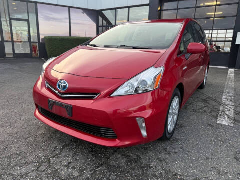 2013 Toyota Prius v Five