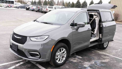 2022 Chrysler Pacifica Touring L