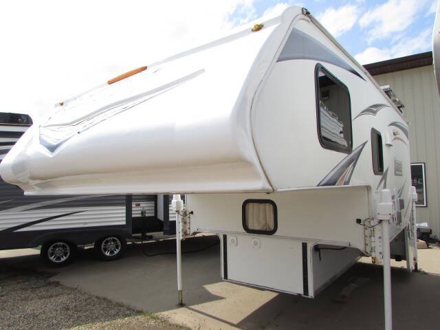 2013 Lance 1050S