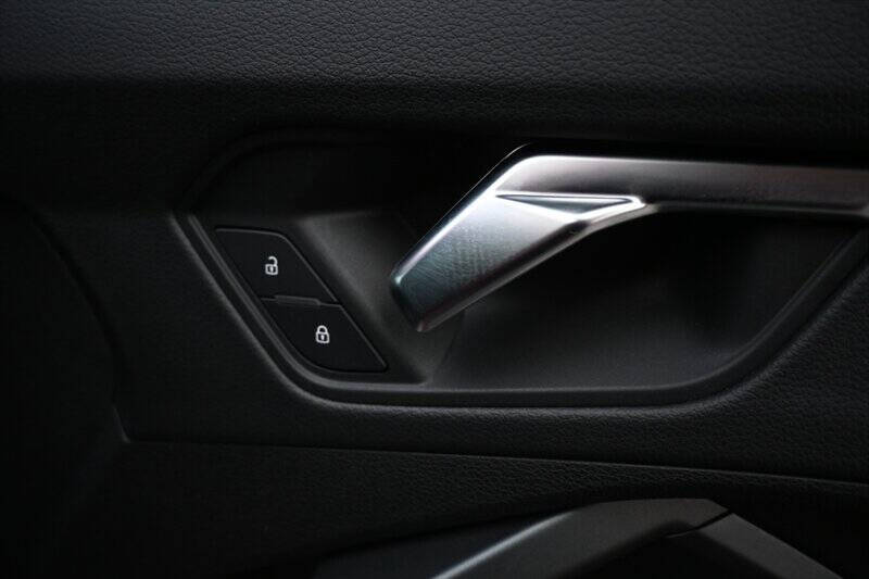 2021 Audi Q3 quattro S line Prem Plus 45 TFSI