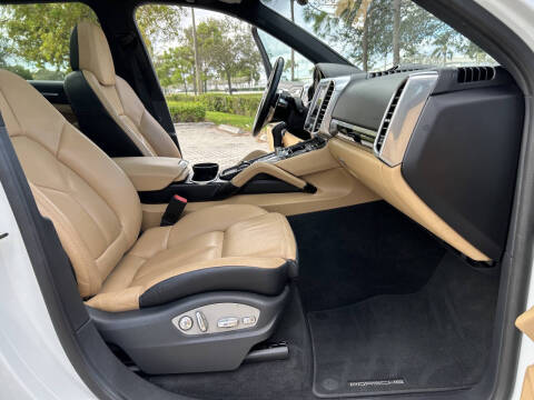 2017 Porsche Cayenne Platinum Edition