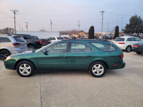 2000 Ford Taurus for sale at Chuck's Sheridan Auto in Mount Pleasant WI