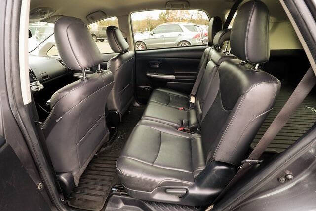 2017 Toyota Prius v Four