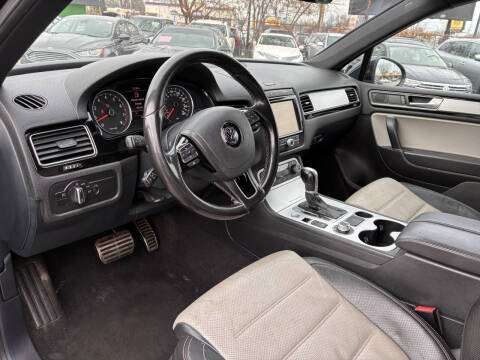 2017 Volkswagen Touareg V6 Wolfsburg