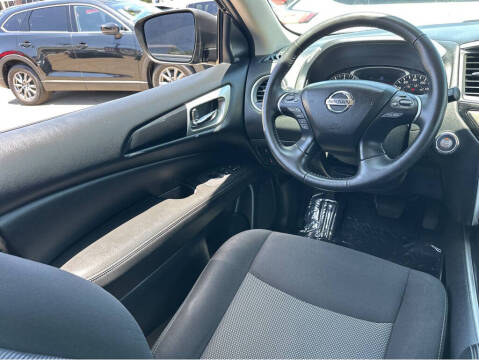 2020 Nissan Pathfinder SV