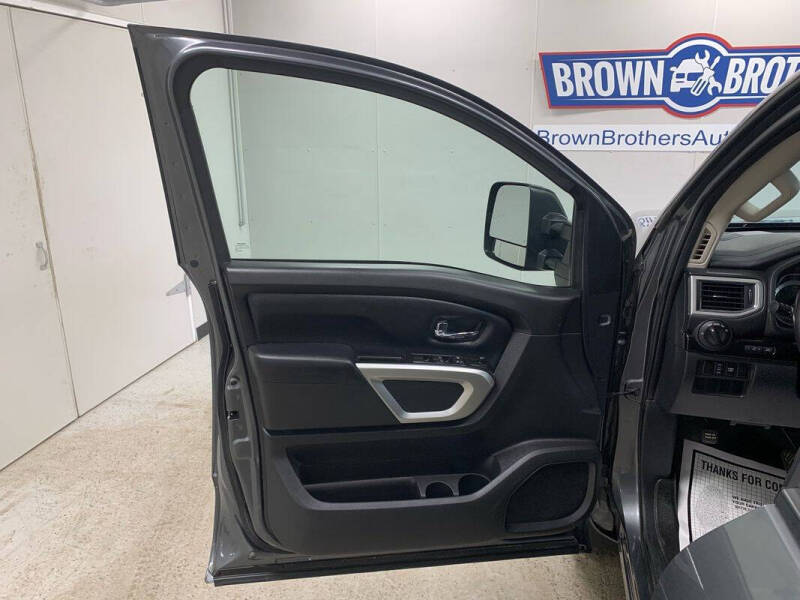 2019 Nissan Titan SV