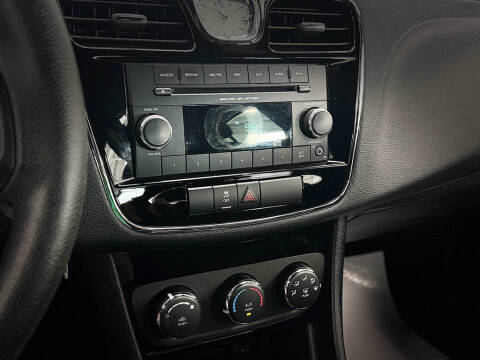 2012 Chrysler 200 LX