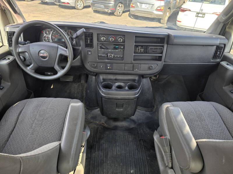 2017 GMC Savana 2500