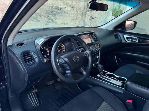 2020 Nissan Pathfinder S