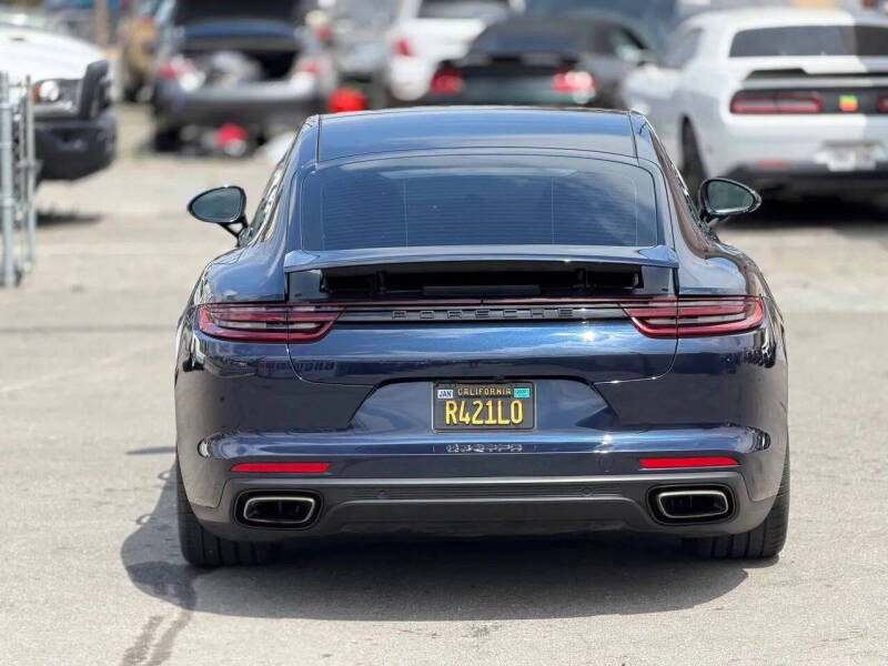2018 Porsche Panamera