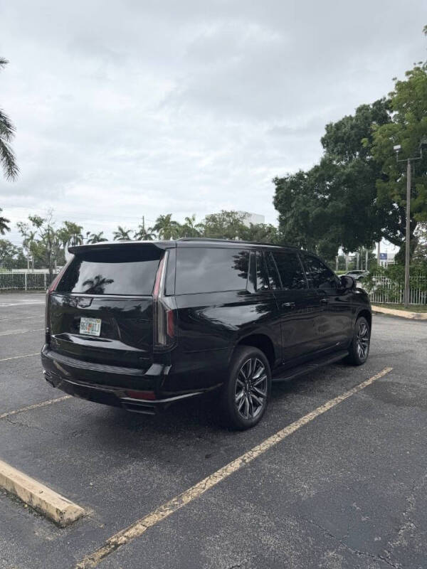 2022 Cadillac Escalade ESV Luxury