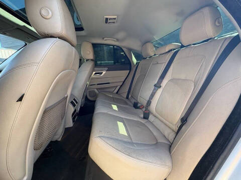 2017 Jaguar XF 35t Prestige