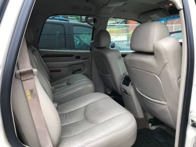 2004 Cadillac Escalade