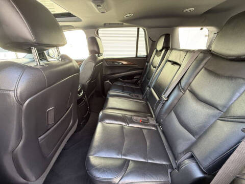 2016 Cadillac Escalade Luxury Collection