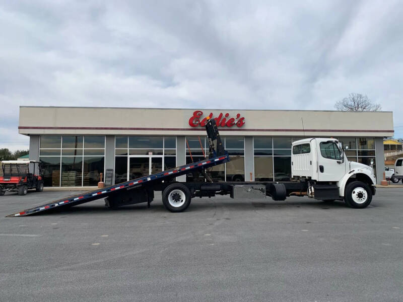 2017 Freightliner M2 106