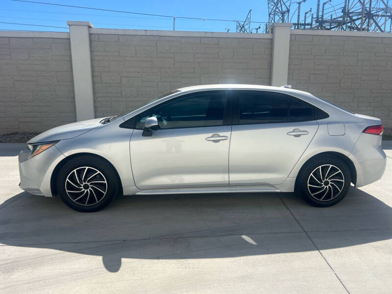 2022 Toyota Corolla LE photo 25