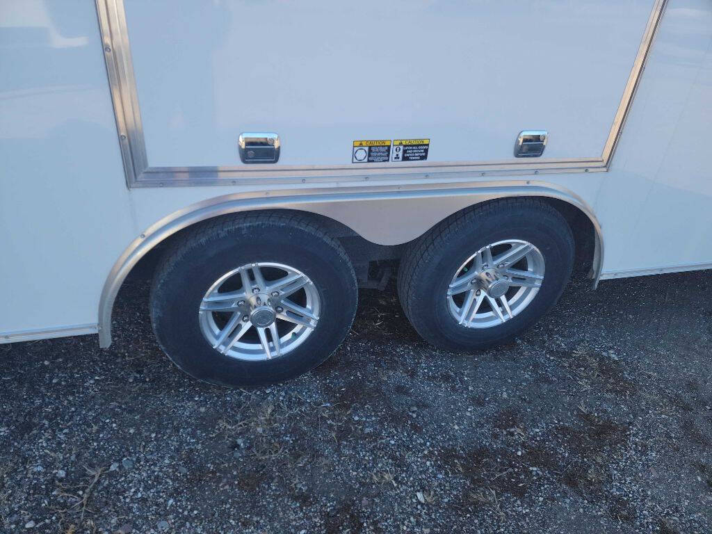 2022 H & H ENCLOSED 28 FEET 5