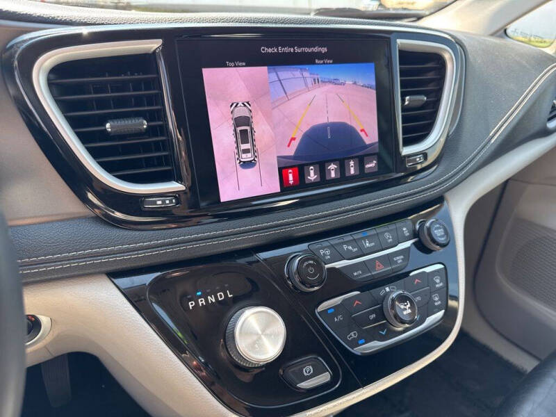 2022 Chrysler Pacifica Touring L