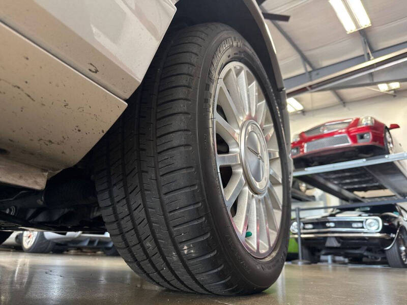 2004 Ford Thunderbird Deluxe