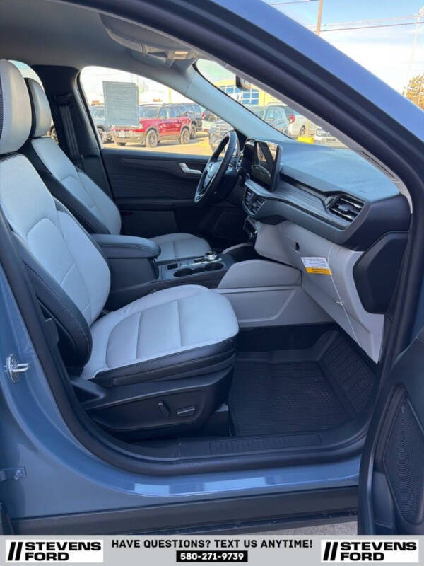 2026 Ford Escape Platinum