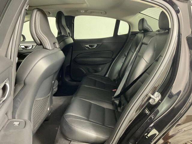 2024 Volvo S60 B5 Core Dark Theme