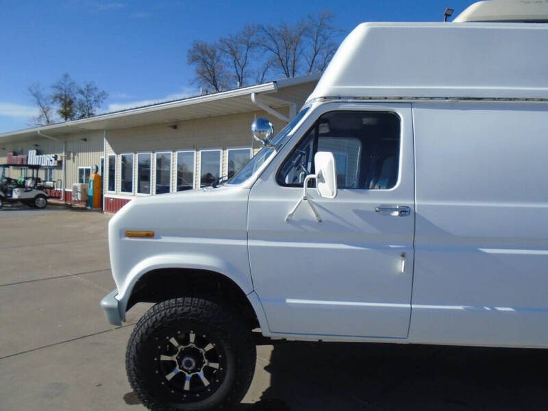 1985 Ford E-350 Super