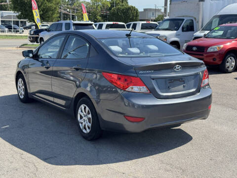 2012 Hyundai Accent GLS