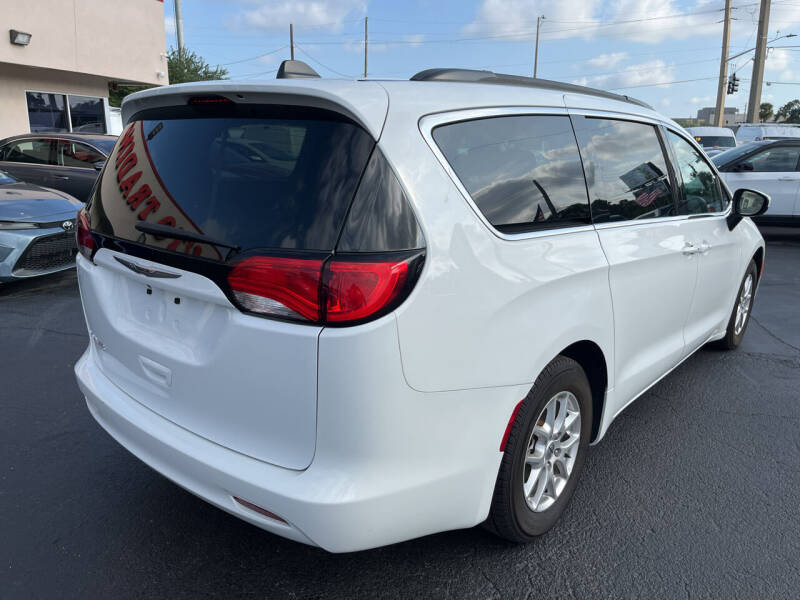 2021 Chrysler Voyager LXi