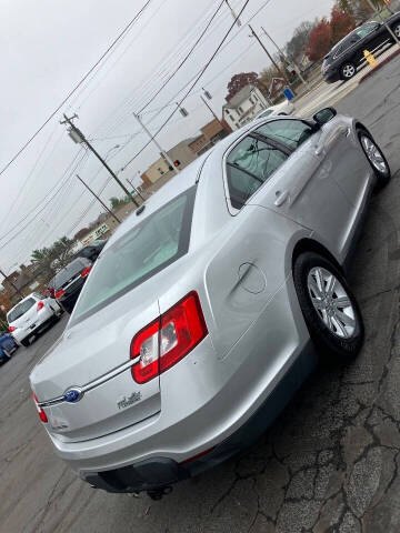 2011 Ford Taurus SE