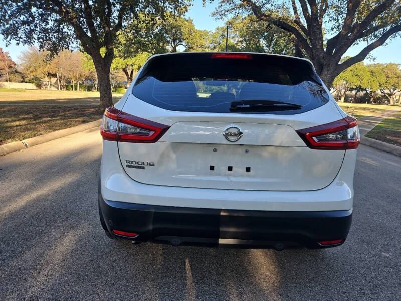 2020 Nissan Rogue Sport S photo 4