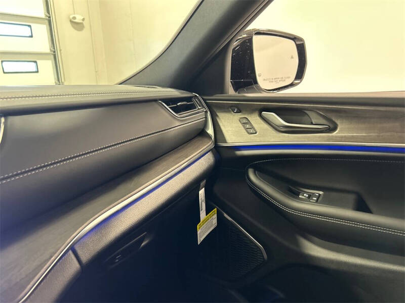 2025 Jeep Grand Cherokee Overland