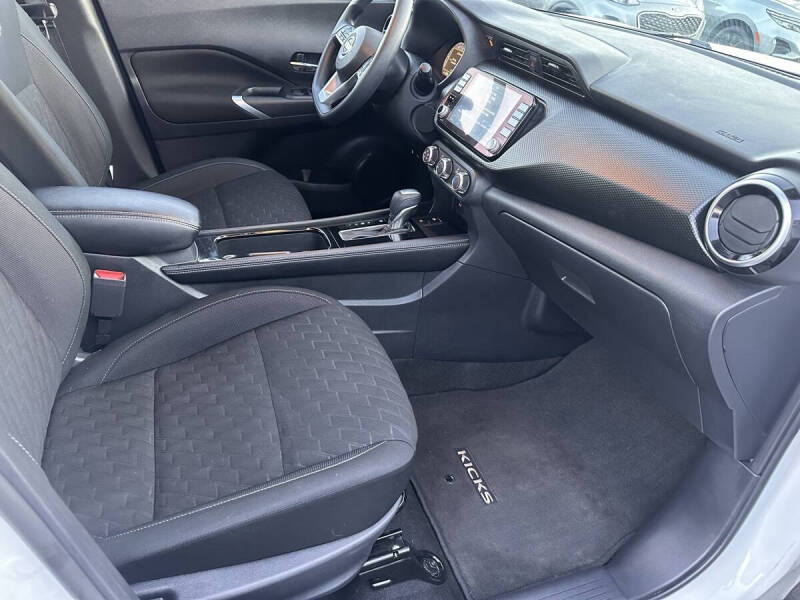 2023 Nissan Kicks SV