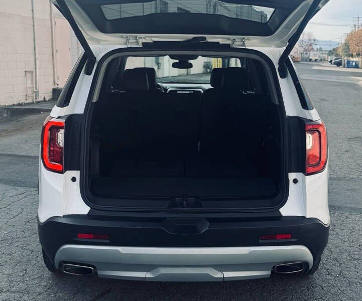 2023 GMC Acadia SLT