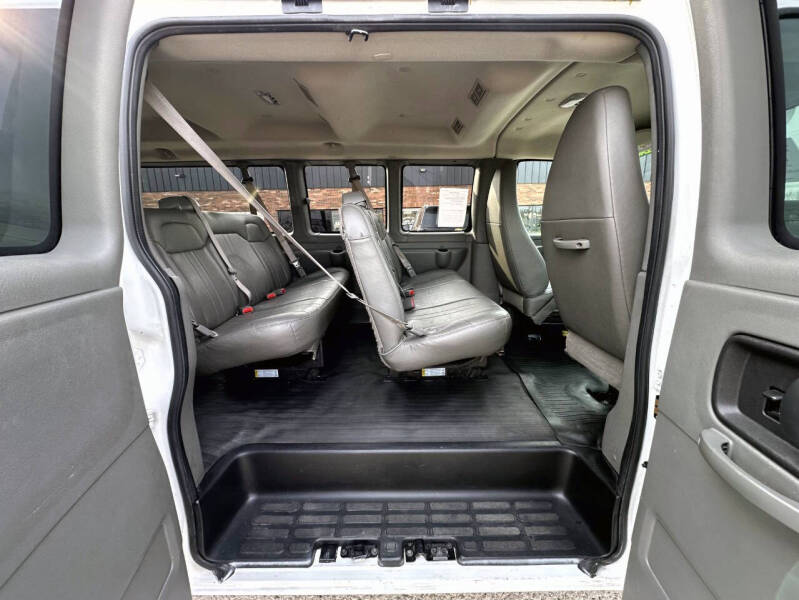 2010 GMC Savana LS 3500