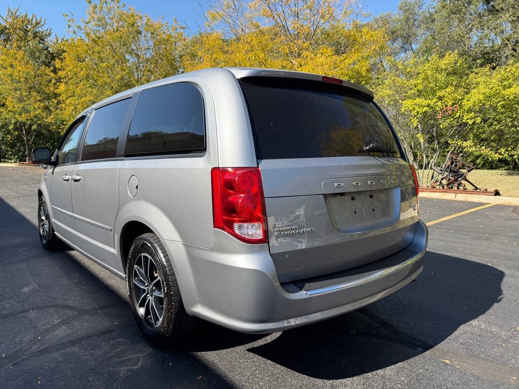 2016 Dodge Grand Caravan for sale at Deals & Trades in Aurora, IL