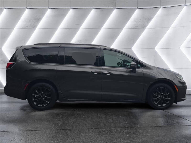 2021 Chrysler Pacifica Touring