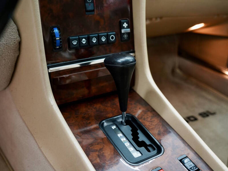 1988 Mercedes-Benz 560-Class 560 SL