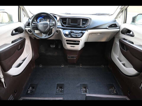 2017 Chrysler Pacifica Touring