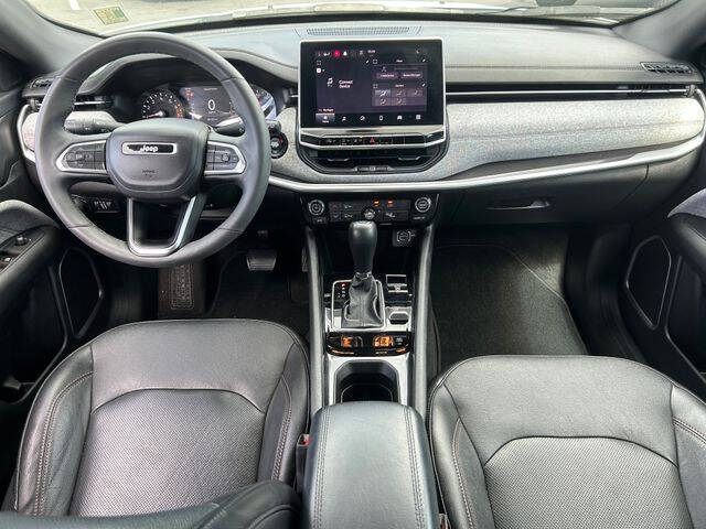 2023 Jeep Compass Latitude Lux